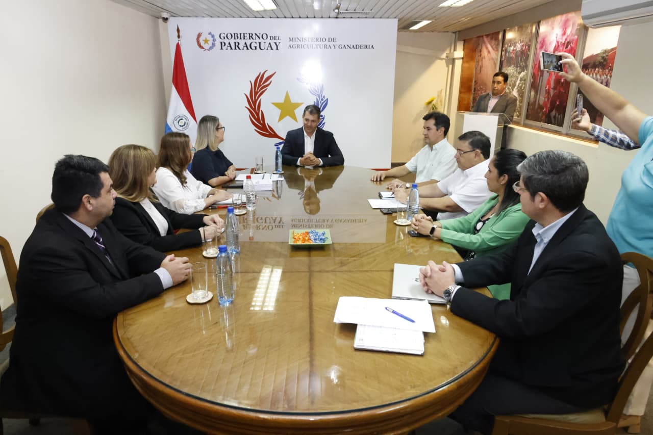 Paraguay busca legalizar migración segura de mano de obra agrícola a España