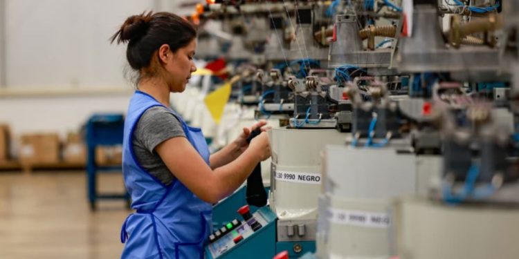 Maquiladoras exportaron por USD 1.300 millones en 2025 y emplean a más de 35.000 personas