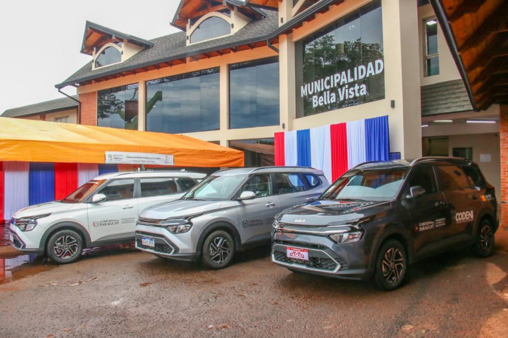 MINNA fortalece la protección de la niñez en Itapúa con entrega de móviles a municipios