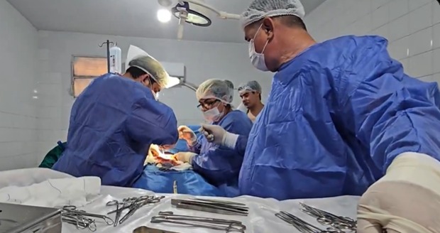 Salud rompe barreras en el Chaco: Exitosa «maratón quirúrgica» en Fuerte Olimpo beneficia a cientos de pobladores Salud rompe barreras en el Chaco: Exitosa «maratón quirúrgica» en Fuerte Olimpo beneficia a cientos de pobladores