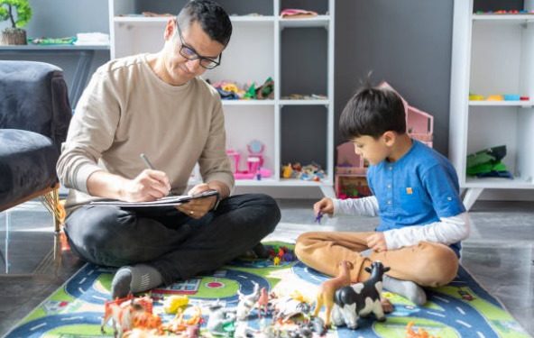 Niños con TEA: Especialista destaca la importancia de la inclusión y el acompañamiento familiar
