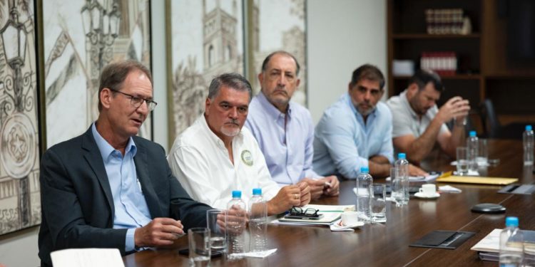 Gobierno ofrece «financiamiento blando» para aumentar el hato ganadero y contener el precio de la carne