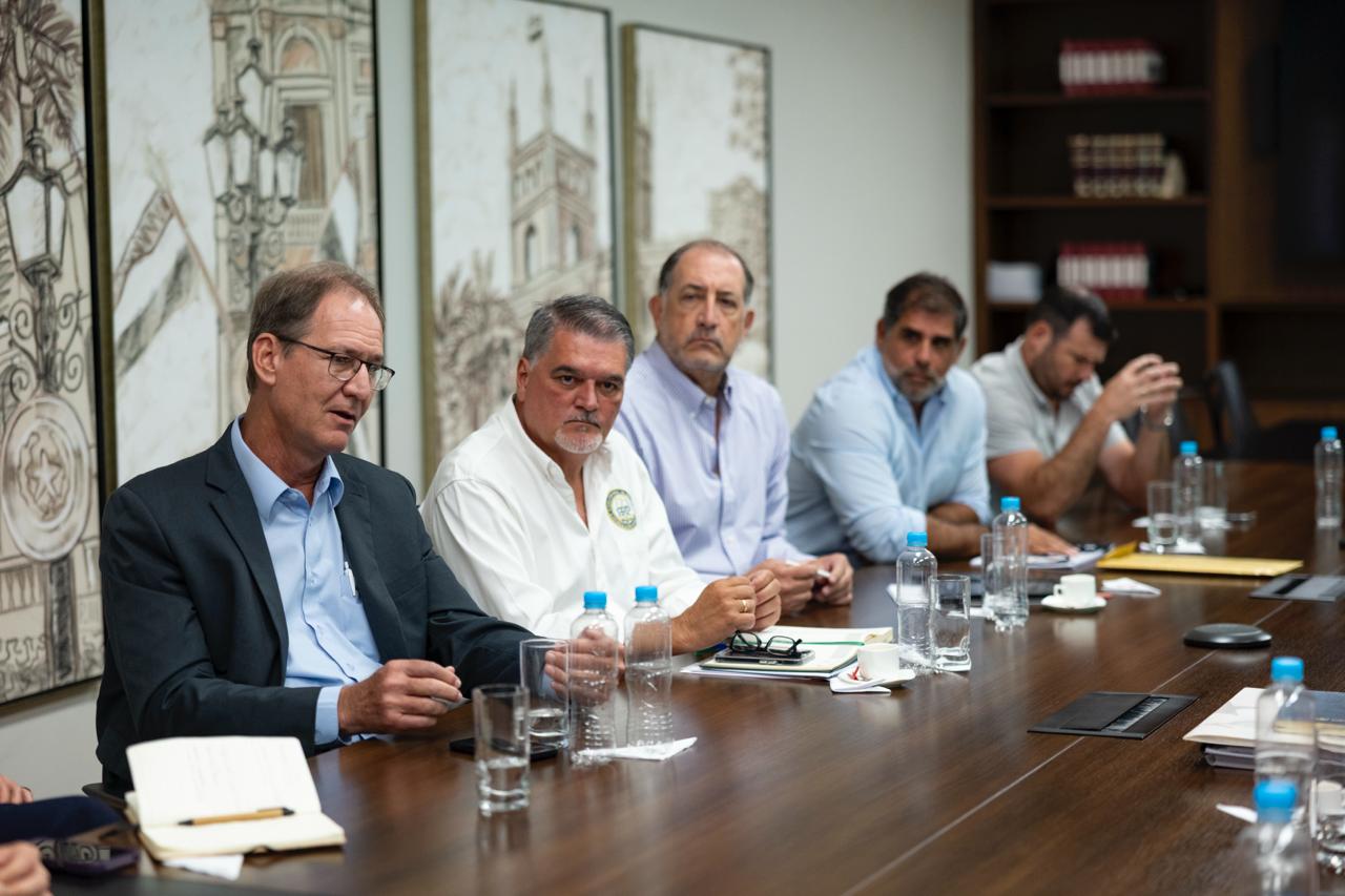 Gobierno ofrece «financiamiento blando» para aumentar el hato ganadero y contener el precio de la carne Gobierno ofrece «financiamiento blando» para aumentar el hato ganadero y contener el precio de la carne