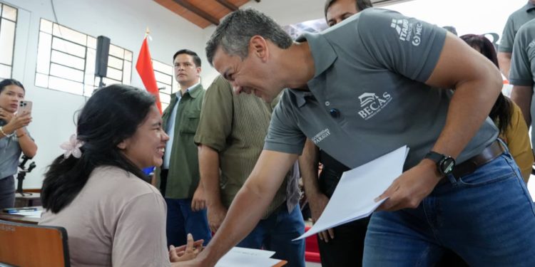 Alrededor de 18.000 jóvenes compitieron por una de las 5.000 becas de Itaipú