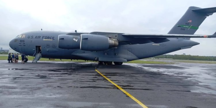 El C-17 de EE.UU. aterriza en Paraguay con arsenal táctico para las Fuerzas Especiales