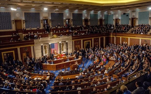 Senado de EE.UU. protege poderes bélicos de Trump tras bloqueo de proyecto de ley sobre Venezuela Senado de EE.UU. protege poderes bélicos de Trump tras bloqueo de proyecto de ley sobre Venezuela