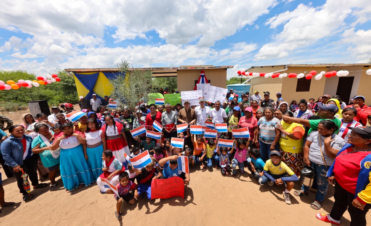 Gobierno entregó casi 500 viviendas a comunidades indígenas del Chaco