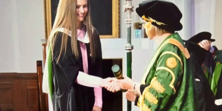 Chaqueña culminó maestría en el Reino Unido con la más alta calificación