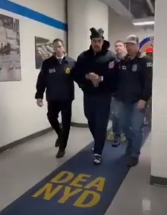 Maduro, en las oficinas de la DEA en Nueva York y Delcy Rodríguez, asume la presidencia interina de Venezuela Maduro, en las oficinas de la DEA en Nueva York y Delcy Rodríguez, asume la presidencia interina de Venezuela