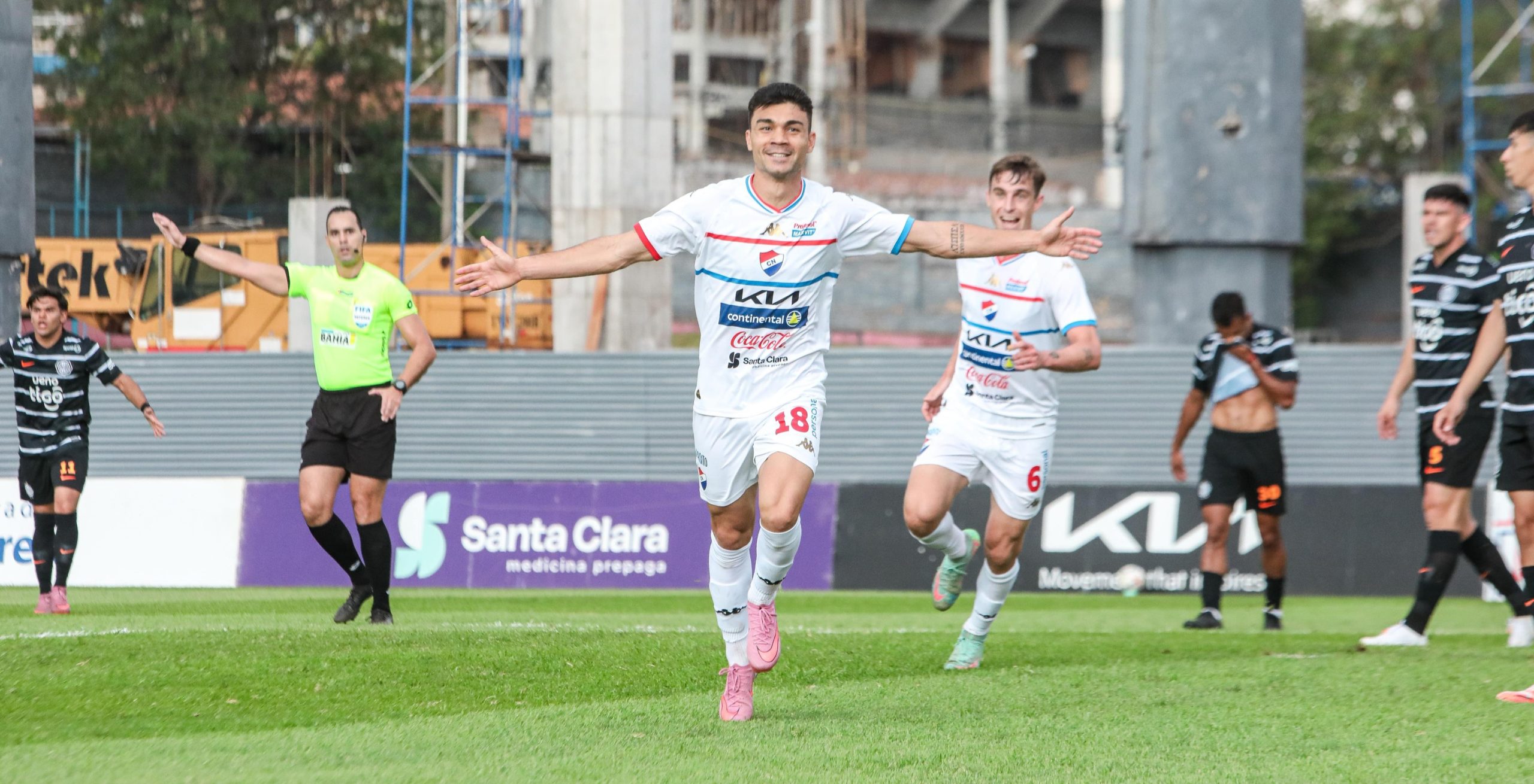 Nacional impone su hegemonía sobre Olimpia en los últimos enfrentamientos Nacional impone su hegemonía sobre Olimpia en los últimos enfrentamientos