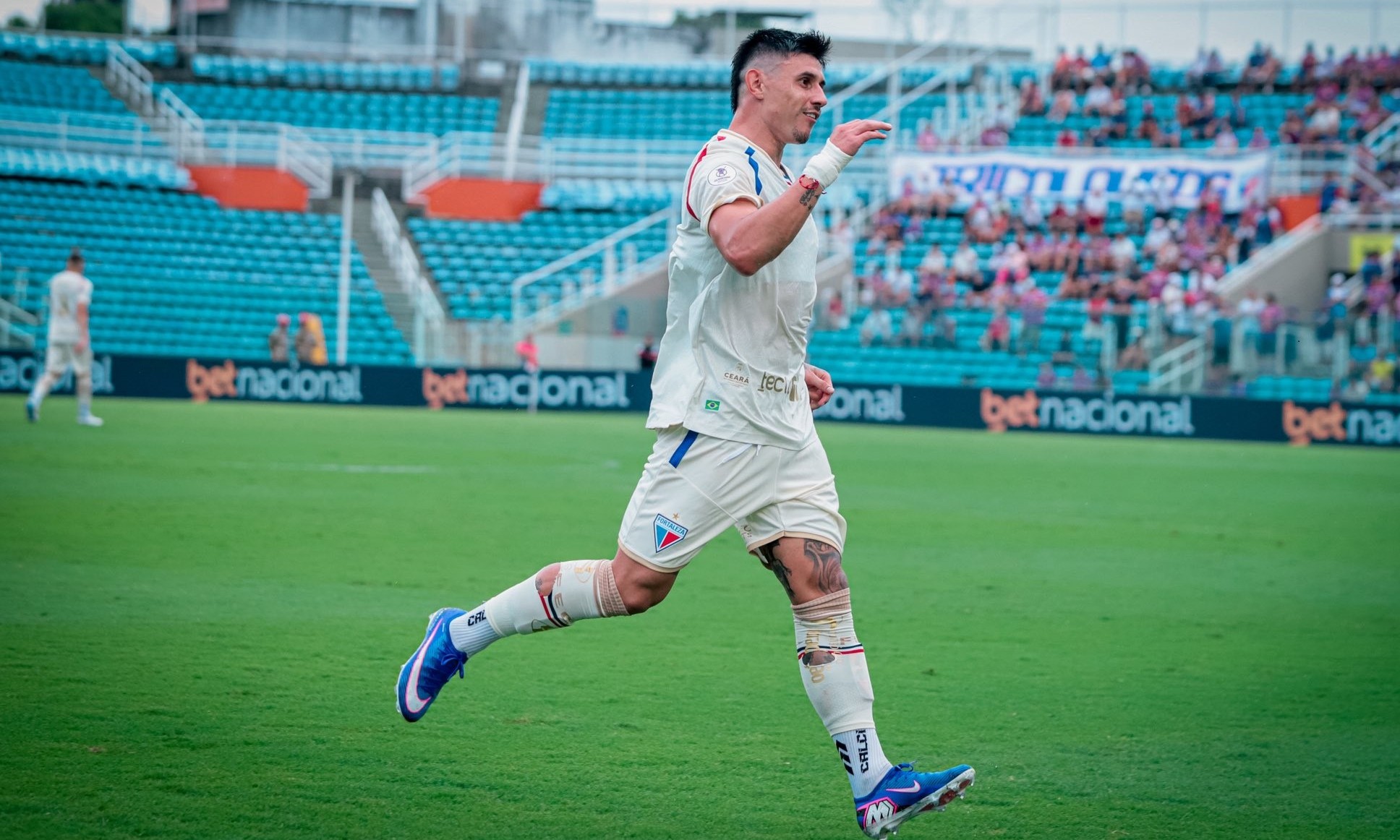 Adam Bareiro deja Fortaleza y es nuevo refuerzo de Boca Juniors