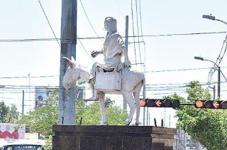 Lambaré planea el traslado del monumento de la “Burrerita” tras constantes accidentes