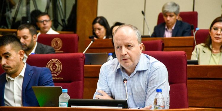 Caja Fiscal opera con la mitad de los aportantes necesarios para pagar jubilaciones Caja Fiscal opera con la mitad de los aportantes necesarios para pagar jubilaciones