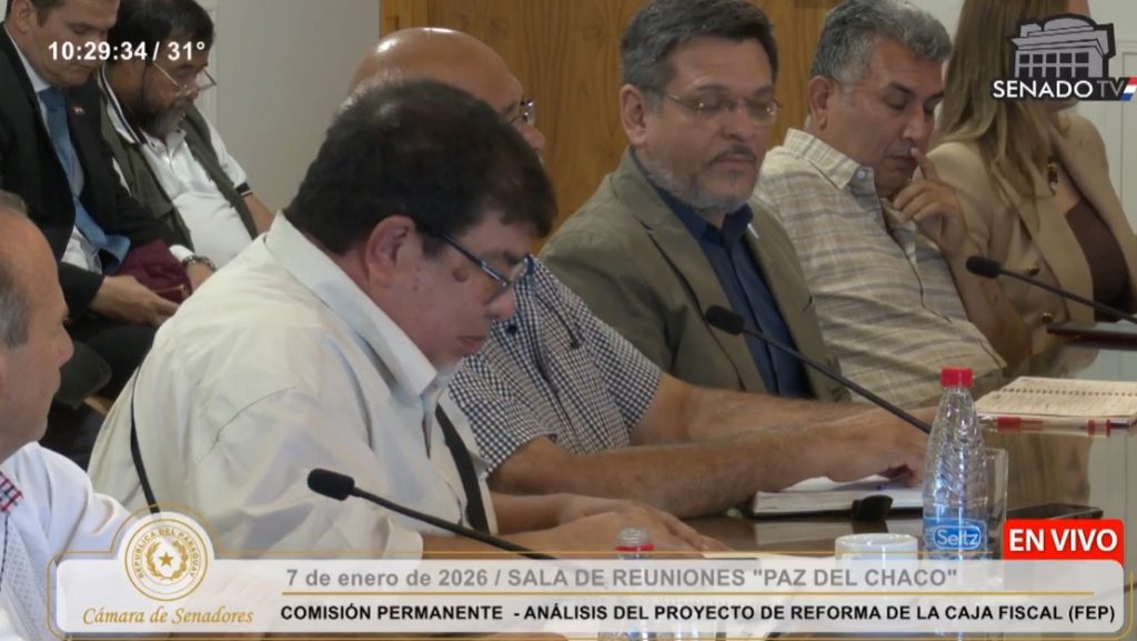 Docentes iniciarán clases y descartan huelga, pero seguirán negociando por la Caja Fiscal Docentes iniciarán clases y descartan huelga, pero seguirán negociando por la Caja Fiscal