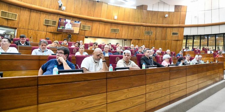 Caja Fiscal “reformada” con leves cambios en edad de jubilación, aportes y beneficios