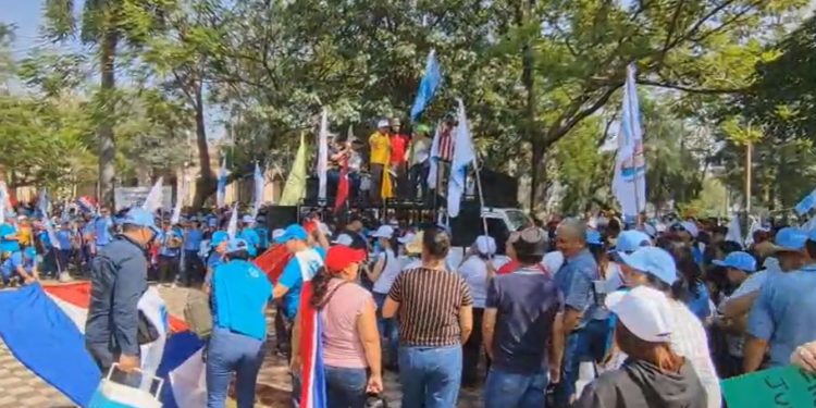 Espínola exige mesa técnica y advierte que inicio de clases corre peligro por la reforma de la Caja Fiscal