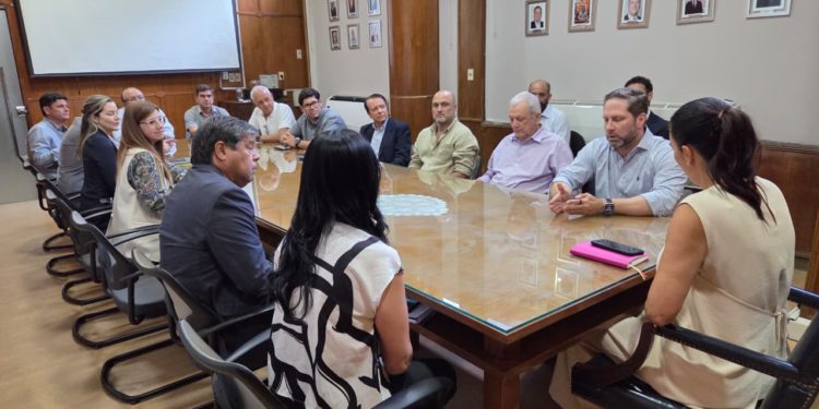 CAVIALPA exige al MOPC más de USD 1.000 millones para evitar el colapso de las obras viales CAVIALPA exige al MOPC más de USD 1.000 millones para evitar el colapso de las obras viales