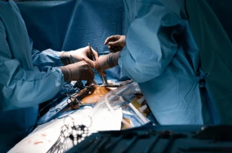 El Hospital General de Luque realiza su primer implante de marcapasos permanente