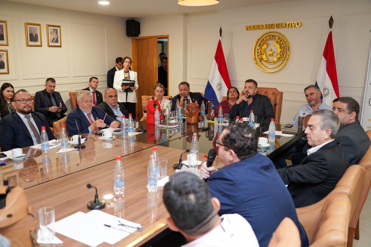 Denuncian graves irregularidades el IPS: “Con impunidad jamás va a haber cambios” Denuncian graves irregularidades el IPS: “Con impunidad jamás va a haber cambios”