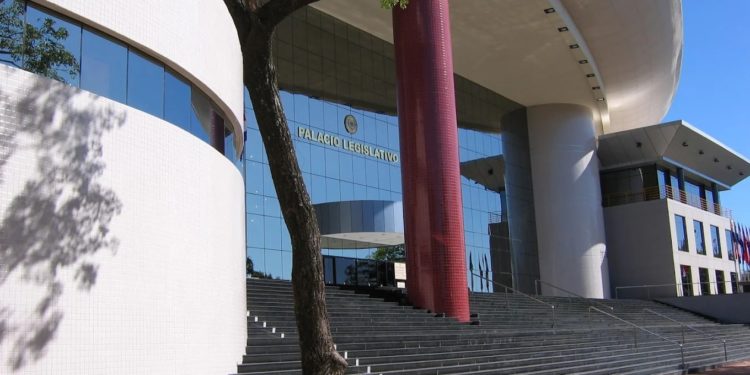 Diputados se juegan también el futuro de la Caja Parlamentaria ante inminente quiebra