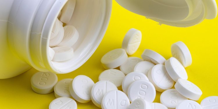 Alerta sanitaria: DINAVISA detecta fármacos diluidos y «naturales» que esconden sustancias prohibidas