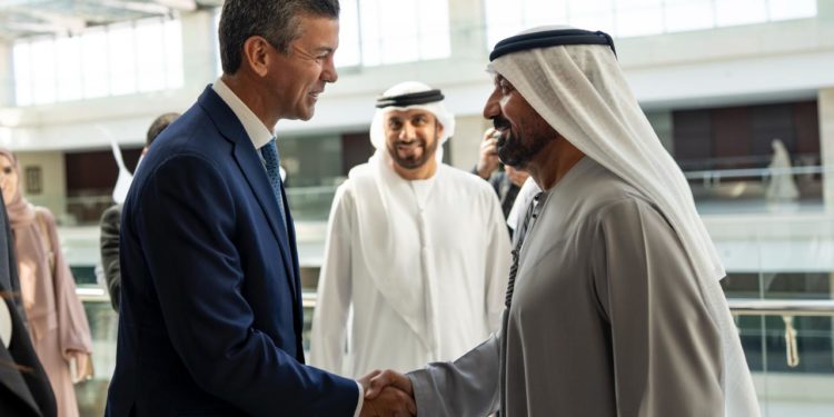 Paraguay se posiciona como hub aéreo y logístico regional, tras reunión clave con Emirates Airlines