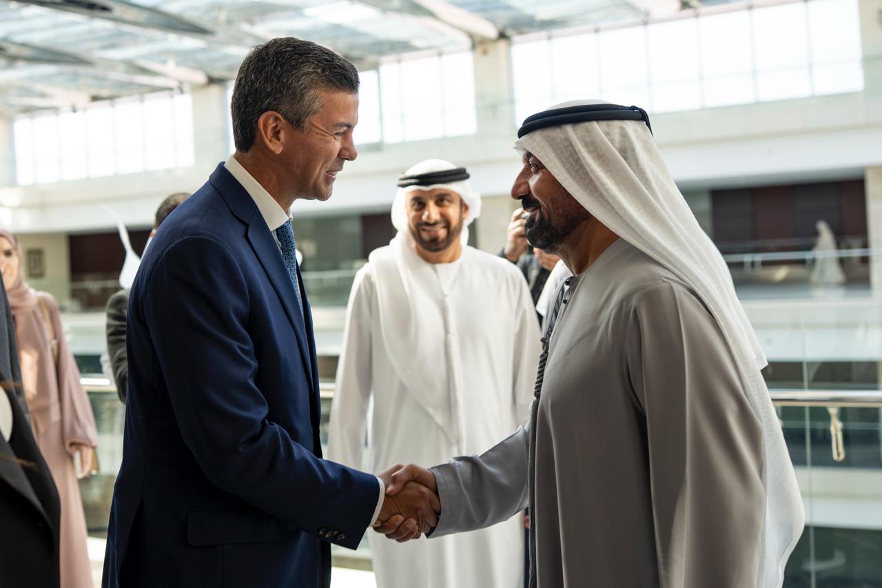 Paraguay busca posicionarse como hub aéreo y logístico regional, tras reunión clave con Emirates Airlines