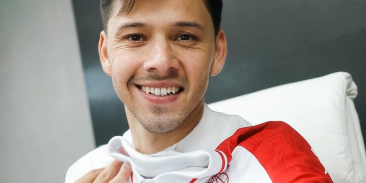 El “Melli” Romero fue presentado oficialmente en Huracán El “Melli” Romero fue presentado oficialmente en Huracán