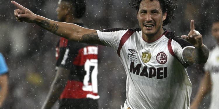 La Conmebol aplaude a José Canale: su cabezazo definió el título para Lanús La Conmebol aplaude a José Canale: su cabezazo definió el título para Lanús