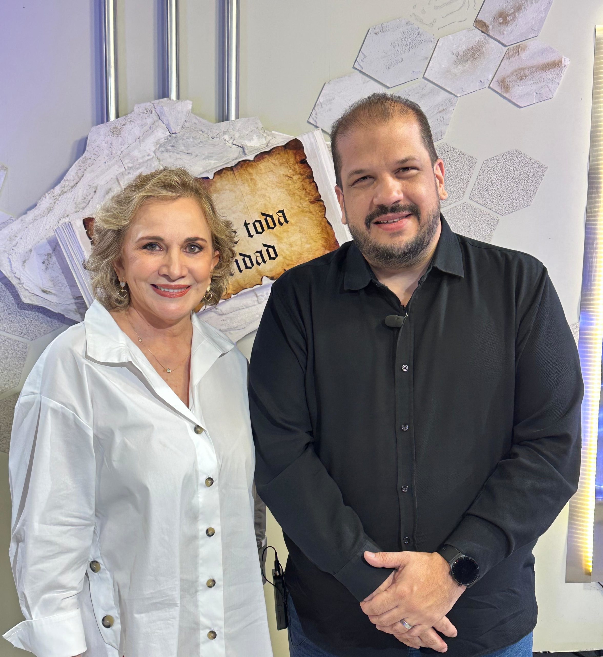 Gloria Penayo: fe, familia y política, el testimonio íntimo de una ex primera dama en Salvando Vidas Gloria Penayo: fe, familia y política, el testimonio íntimo de una ex primera dama en Salvando Vidas