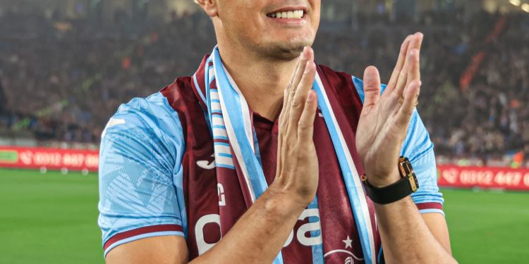 Tacuara Cardozo, ovacionado en Turquía: reconocimiento del Trabzonspor