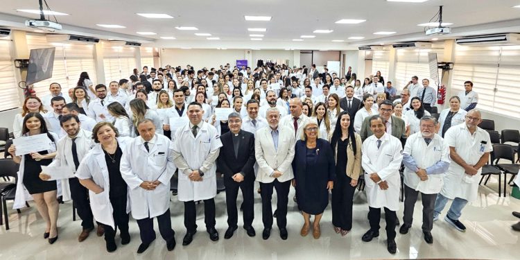 Renuncias masivas golpean al IPS por bajos salarios y falta de insumos