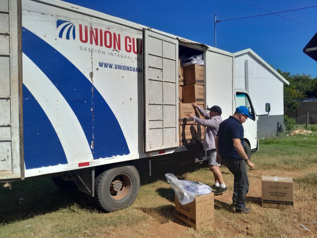 MEC asegura que avanza con éxito distribución de kits escolares para el ciclo 2026