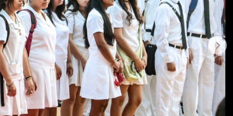 Más de 1,4 millones de estudiantes inician hoy año lectivo 2026