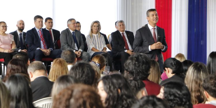 Peña inaugura el año lectivo 2026 con énfasis en calidad, transparencia y hambre cero