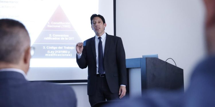 Paraguay se promociona como destino seguro para la inversión y el empleo formal