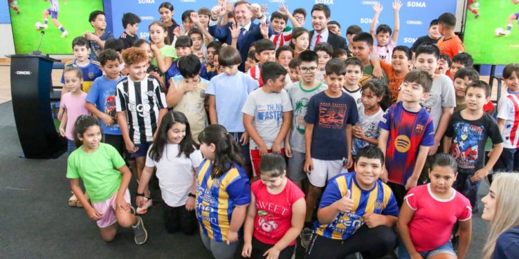 MINNA y CONMEBOL firman acuerdo para proteger a la niñez a través del programa SUMA Fútbol 360°