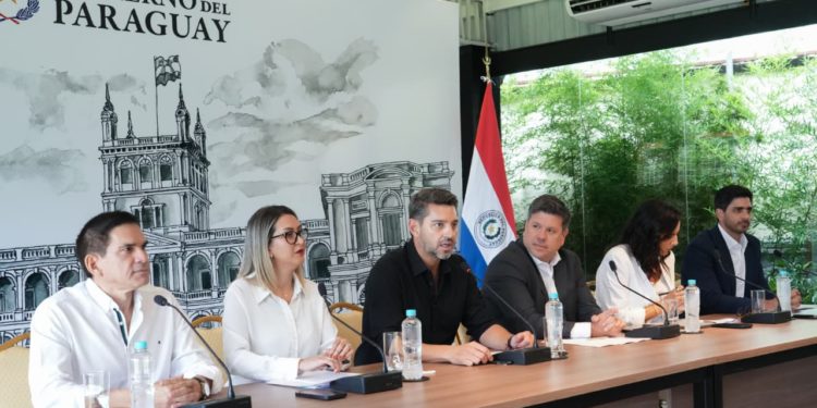 Gobierno asegura que ya se crearon casi 250.000 empleos y que alcanzó la mitad de la meta prometida Gobierno asegura que ya se crearon casi 250.000 empleos y que alcanzó la mitad de la meta prometida