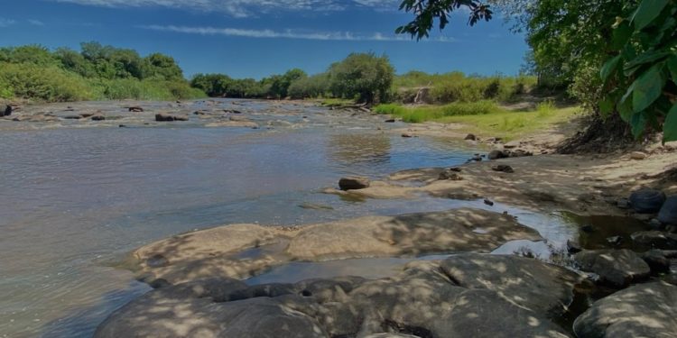 Comisión Permanente insta al MADES a monitorear cauces hídricos en Piribebuy