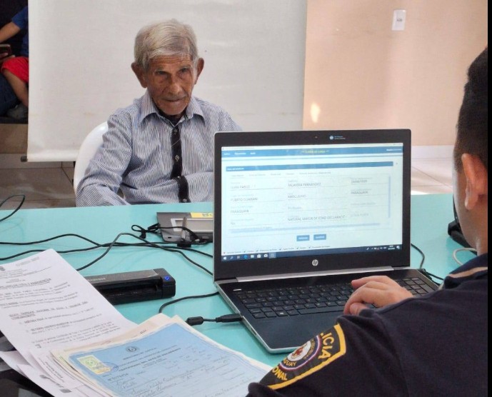 Tienen 86, 78 y 72 años… ¡y tuvieron cédula de identidad por primera vez!