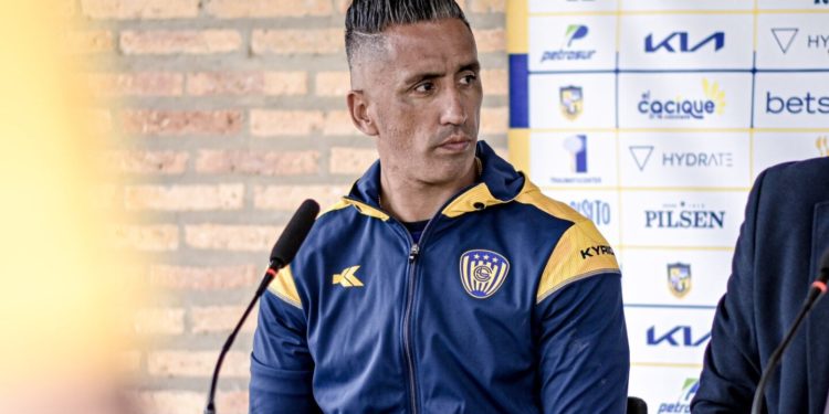 Lucas Barrios puso su cargo a disposición, pero seguirá en Sportivo Luqueño