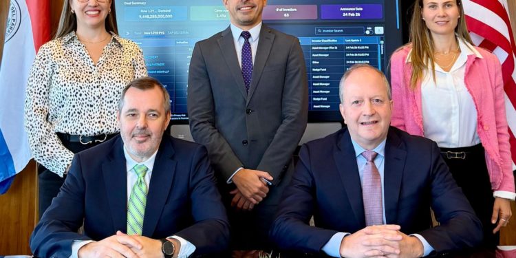 Con doble Grado de Inversión, Paraguay emite Bonos Globales en guaraníes por primera vez a 12 años Con doble Grado de Inversión, Paraguay emite Bonos Globales en guaraníes por primera vez a 12 años