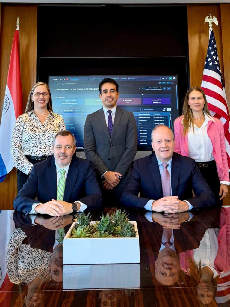 Con doble Grado de Inversión, Paraguay emite Bonos Globales en guaraníes por primera vez a 12 años Con doble Grado de Inversión, Paraguay emite Bonos Globales en guaraníes por primera vez a 12 años