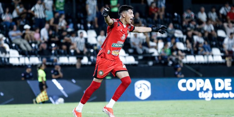 Libertad sigue en caída libre