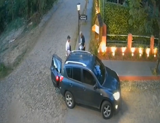 ¿Ladrones «cultos»? ¡»Robalibros» saquearon una biblioteca callejera!