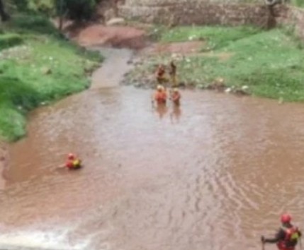Muy triste: no aparece el niño arrastrado por el raudal