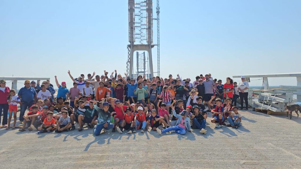 Pobladores de Carmelo Peralta costean neumáticos de su única ambulancia ante desidia estatal