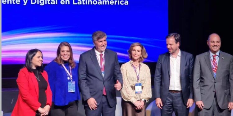 Paraguay refuerza su agenda digital en los principales foros tecnológicos de Europa