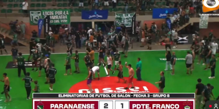 Violencia otra vez: el clásico Paranaense-Franco terminó en batalla campal