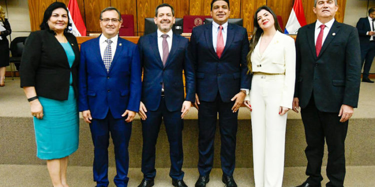 Raúl Latorre es reelecto por cuarta vez consecutiva como presidente de Diputados